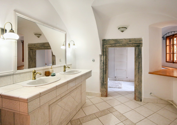 Historický rodinný dom so záhradou a parkovaním, Banská Štiavnica