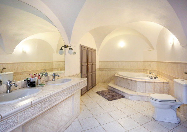 Historický rodinný dom so záhradou a parkovaním, Banská Štiavnica