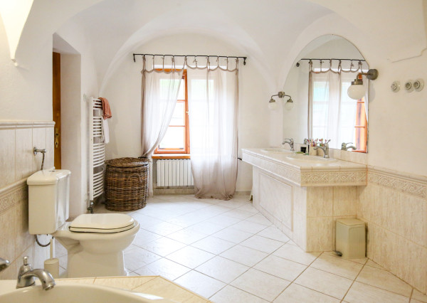 Historický rodinný dom so záhradou a parkovaním, Banská Štiavnica