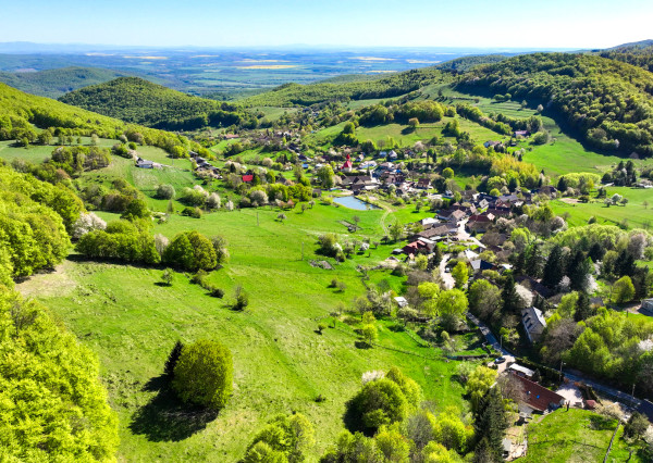 Krásny pozemok pre výstavbu chaty - chalupy 1281m2, Uhliská