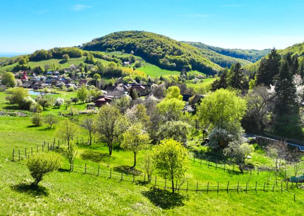 Krásny pozemok pre výstavbu chaty - chalupy 1281m2, Uhliská