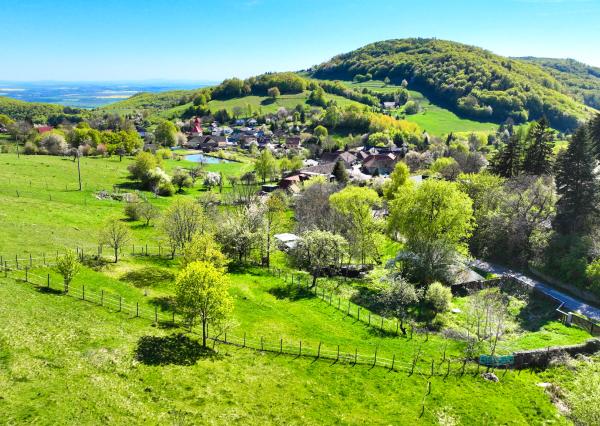 Krásny pozemok pre výstavbu chaty - chalupy 1281m2, Uhliská