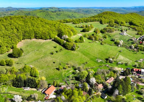 Krásny pozemok pre výstavbu chaty - chalupy 1281m2, Uhliská
