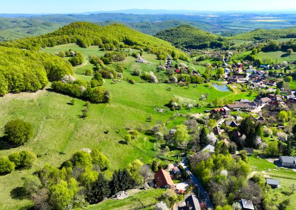 Krásny pozemok pre výstavbu chaty - chalupy 1281m2, Uhliská