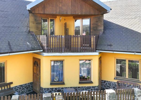 Zabehnutý apartmánový dvojdom s parkovaním, Štiavnické Bane