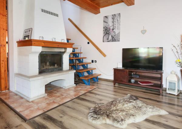 Zabehnutý apartmánový dvojdom s parkovaním, Štiavnické Bane