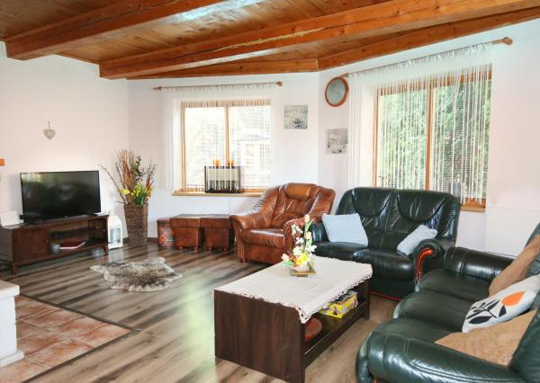 Zabehnutý apartmánový dvojdom s parkovaním, Štiavnické Bane