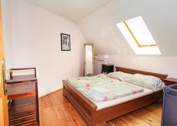 Zabehnutý apartmánový dvojdom s parkovaním, Štiavnické Bane