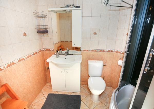 Zabehnutý apartmánový dvojdom s parkovaním, Štiavnické Bane