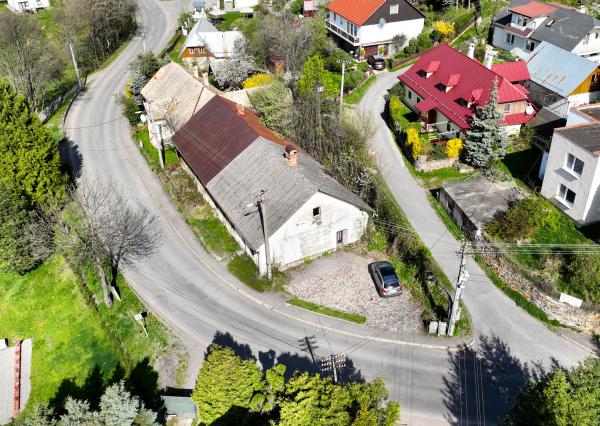 Zabehnutý apartmánový dvojdom s parkovaním, Štiavnické Bane