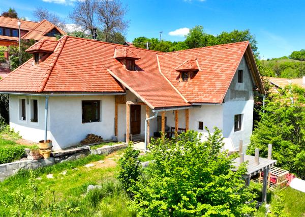 Rodinný dom / Chalupa s nádhernými výhľadmi, Banská Belá
