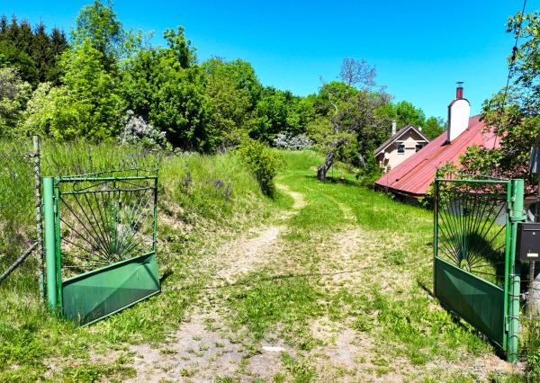 Pozemok 970m2 s možnosťou stavby Horná Roveň, Štiavnické Bane