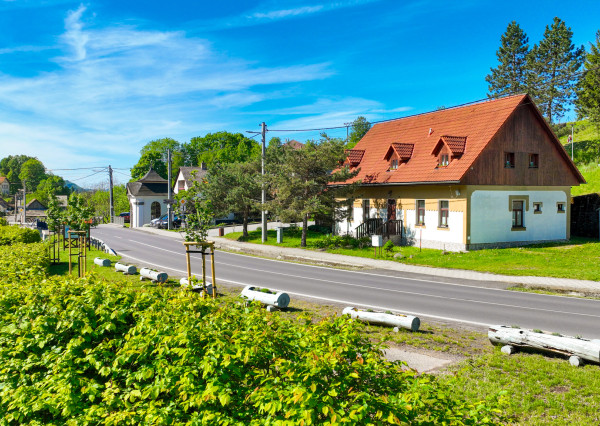 Zabehnutý penzión v obci Svätý Anton, okr. Banská Štiavnica