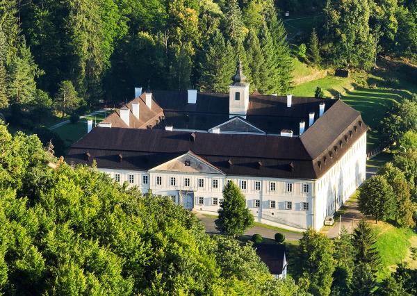 Zabehnutý penzión v obci Svätý Anton, okr. Banská Štiavnica