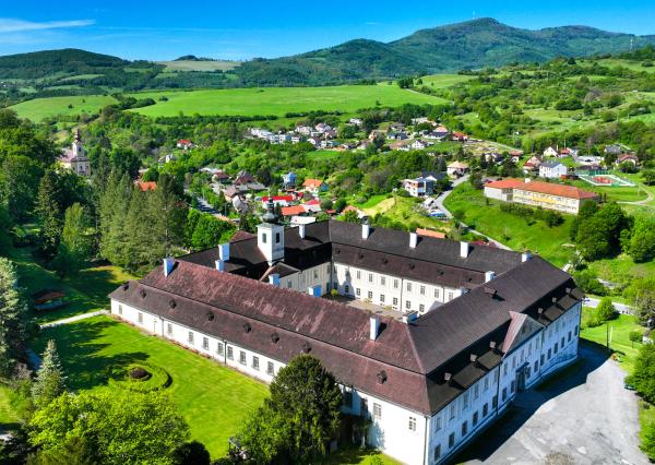 Zabehnutý penzión v obci Svätý Anton, okr. Banská Štiavnica