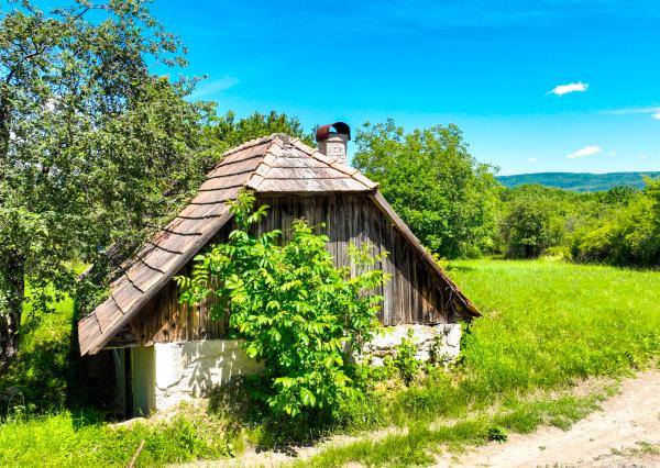 Pozemok s viničným domom a možnosťou stavby, obec Jabloňovce