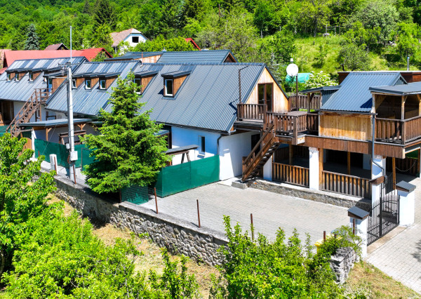 Apartmánový dom s 3-mi bytovými jednotkami, Počúvadlo
