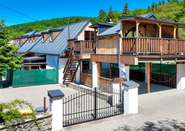 Apartmánový dom s 3-mi bytovými jednotkami, Počúvadlo
