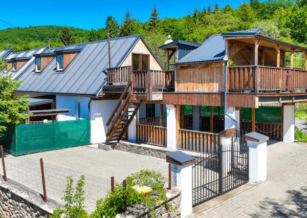 Apartmánový dom s 3-mi bytovými jednotkami, Počúvadlo