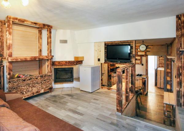 Apartmánový dom s 3-mi bytovými jednotkami, Počúvadlo