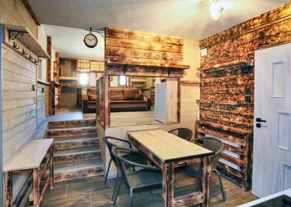 Apartmánový dom s 3-mi bytovými jednotkami, Počúvadlo
