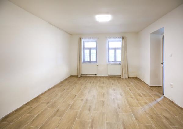 Apartmánový dom s 3-mi bytovými jednotkami, Počúvadlo