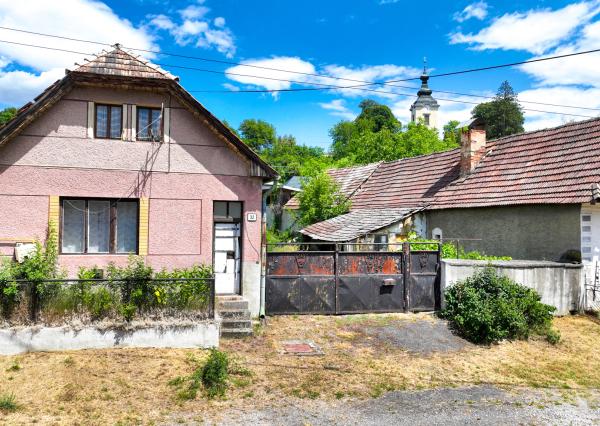 Vidiecky rodinný dom s pozemkom 950m2 Hontianske Nemce