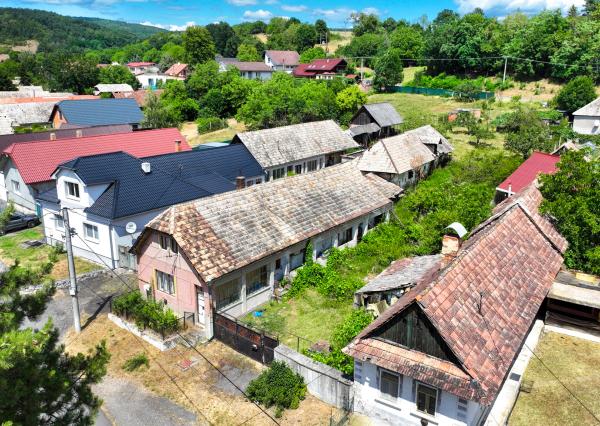 Vidiecky rodinný dom s pozemkom 950m2 Hontianske Nemce