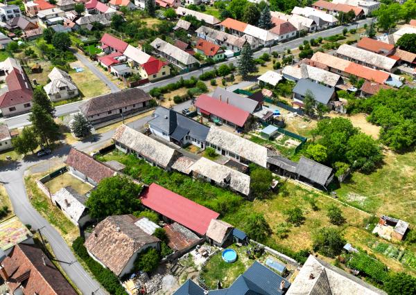 Vidiecky rodinný dom s pozemkom 950m2 Hontianske Nemce