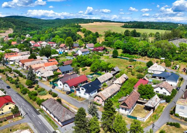 Vidiecky rodinný dom s pozemkom 950m2 Hontianske Nemce
