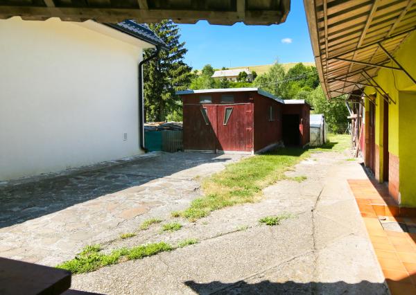 Rodinný dom so záhradou 320m2, 4 izby + Garáž, Svätý Anton