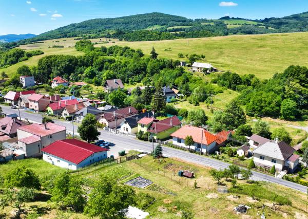 Rodinný dom so záhradou 320m2, 4 izby + Garáž, Svätý Anton