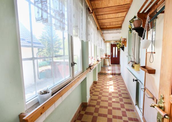 Rodinný dom so záhradou 320m2, 4 izby + Garáž, Svätý Anton