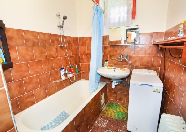 Rodinný dom so záhradou 320m2, 4 izby + Garáž, Svätý Anton