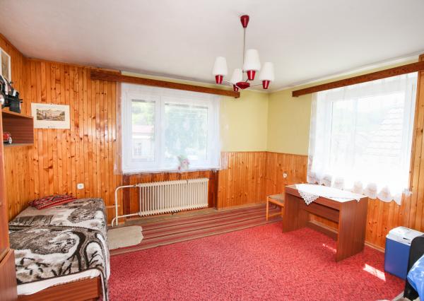 Rodinný dom so záhradou 320m2, 4 izby + Garáž, Svätý Anton