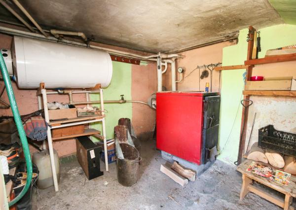 Rodinný dom so záhradou 320m2, 4 izby + Garáž, Svätý Anton