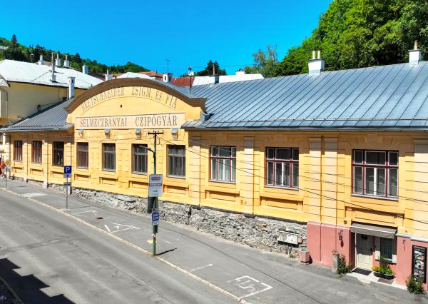 Kompletne zrekonštruovaný byt, centrum B. Štiavnica