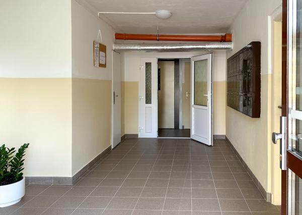 Prenájom 2-izbového bytu, Križovatka - Banská Štiavnica