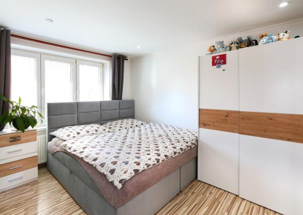 2-izbový byt, 57m2 s dvomi pivnicami, Hliník nad Hronom