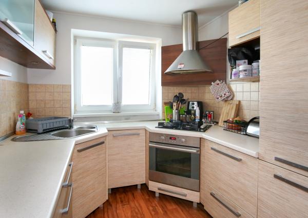 2-izbový byt, 57m2 s dvomi pivnicami, Hliník nad Hronom