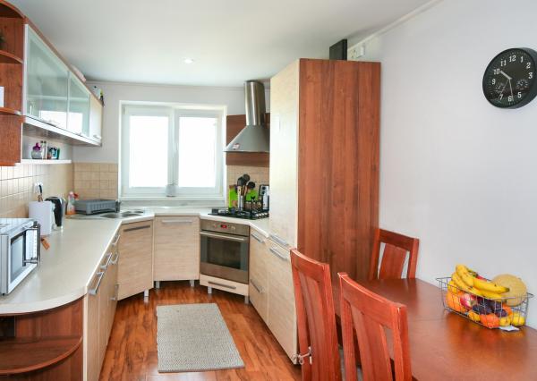 2-izbový byt, 57m2 s dvomi pivnicami, Hliník nad Hronom