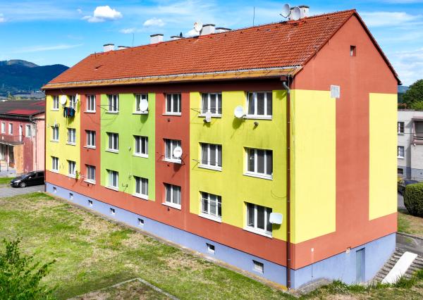 2-izbový byt, 57m2 s dvomi pivnicami, Hliník nad Hronom
