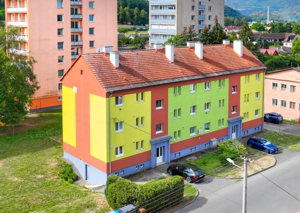 2-izbový byt, 57m2 s dvomi pivnicami, Hliník nad Hronom