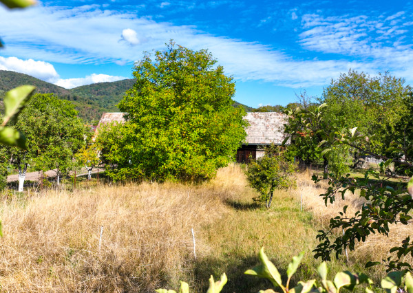 Slnečný pozemok s možnosťou stavby 840m² – Voznica