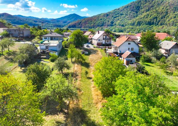 Slnečný pozemok s možnosťou stavby 840m² – Voznica