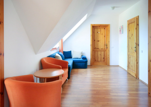 Penzión - Rodinné sídlo s pozemkom 8 753m2, Dudince