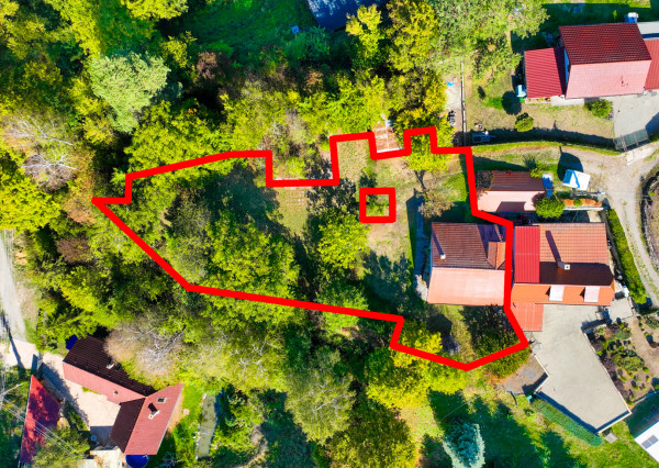 Rekonštruovaná chalupa s pozemkom 1000m2 Hodruša-Hámre