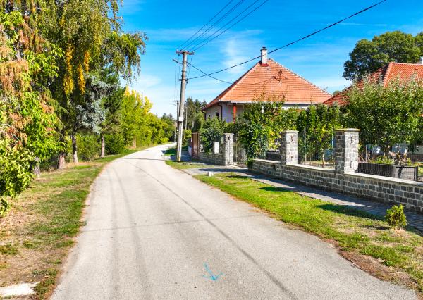 Dva rodinné domy, ovocná záhrada 300m2, Trávnica – Podhájska