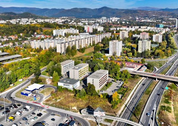 1-izbový byt s balkónom a parkovacím státím, Banská Bystrica