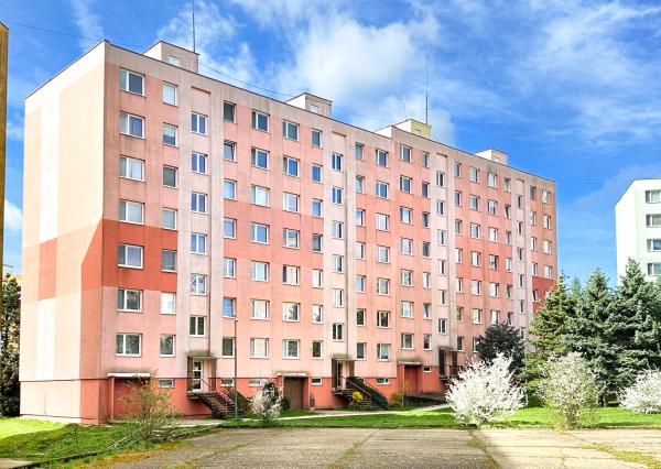 Slnečný 3-izbový byt s loggiou – Banská Štiavnica, Drieňová